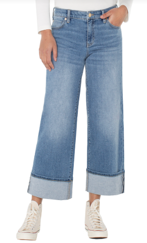 Light Wash Wide-Leg Cuffed Jeans – Relaxed Cropped Denim